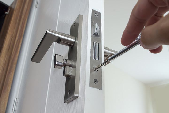 Our local locksmiths are able to repair and install door locks for properties in Oakleigh Park and the local area.